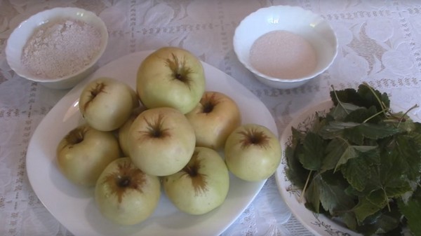 Maçãs para o inverno nos bancos - tarugos e receitas - embebidas e cunhas, compotas, atolamentos, tarugos. Como manter as maçãs no inverno em casa
