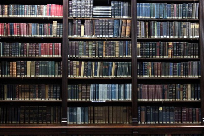 Como fazer uma estante de livros