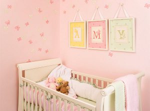 Como decorar as próprias mãos de uma criança