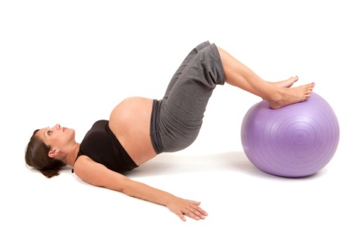 Ginástica para mulheres grávidas no 2º trimestre